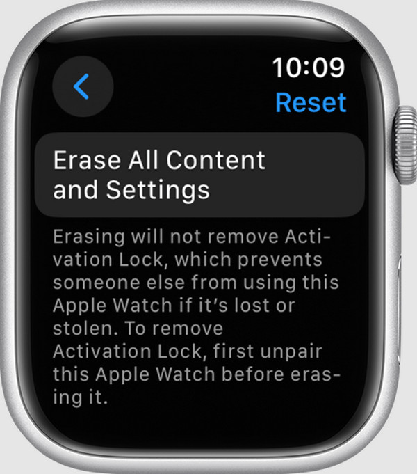 删除 Apple Watch 上的所有内容和设置