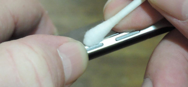 clean iphone buttons