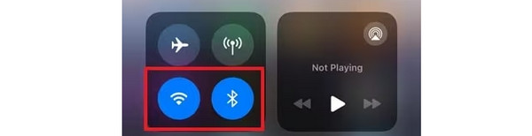 Bluetooth と Wi-Fi を有効にする