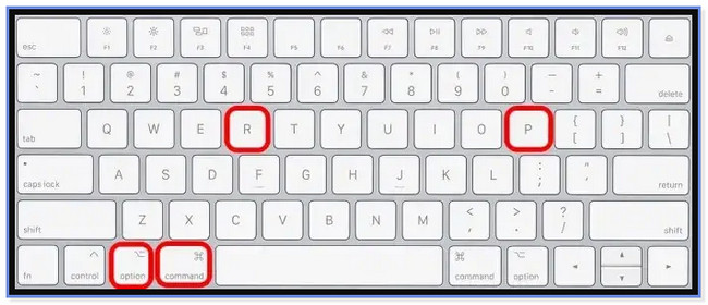 Command + Option + P + R tuşlarını basılı tutun