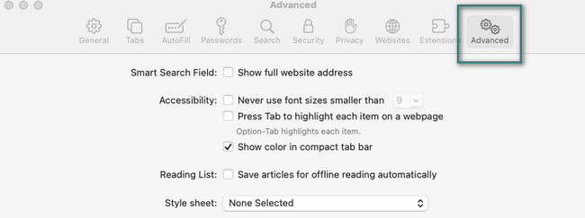 kliknij przycisk Zaawansowane na Mac Safari