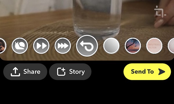 Odwróć wideo na Snapchacie